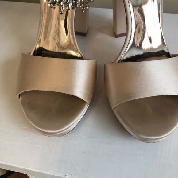 Badgley Mischka size 7 Shoes. I wore only once! - Picture 7 of 11